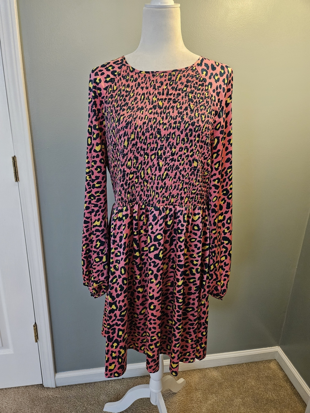 Scoop Women's XXL Pink Leopard Print Long Sleeve Smocked Waist Dress